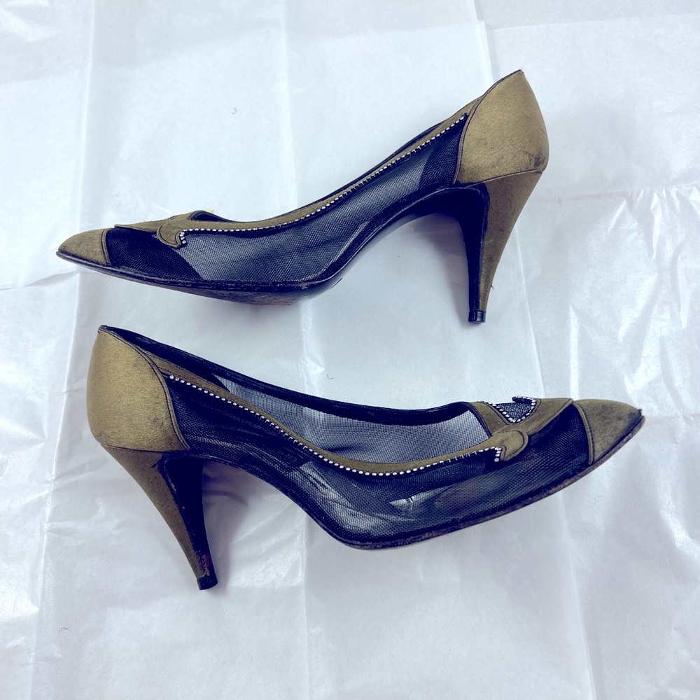 Stuart Weitzman Olive green black cut out point vintage heel